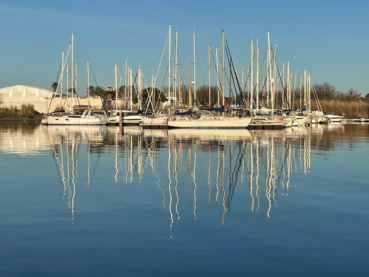 Studio - Les Pieds Dans L'Eau Agreable En Toutes Saisons 4 Couchages - Climatisation - Parking Prive - Piscine Sur Mer - Vue Magnifique Et Rare - Situation Optimum - Les Argonautes - Ile Des Pecheurs - Cap D'Agde Kültér fotó